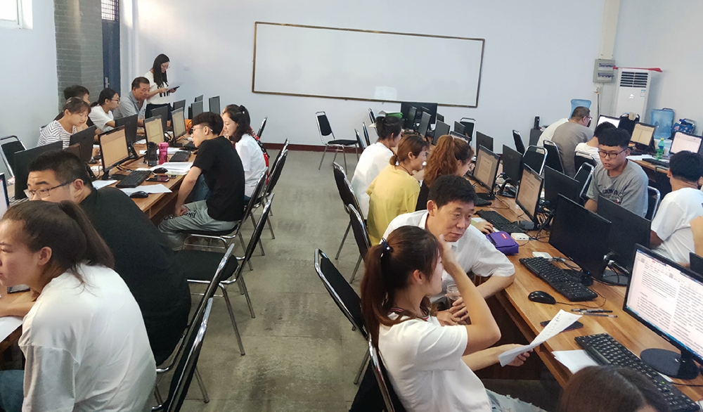 比赛场景2.jpg 比赛场景2.jpg